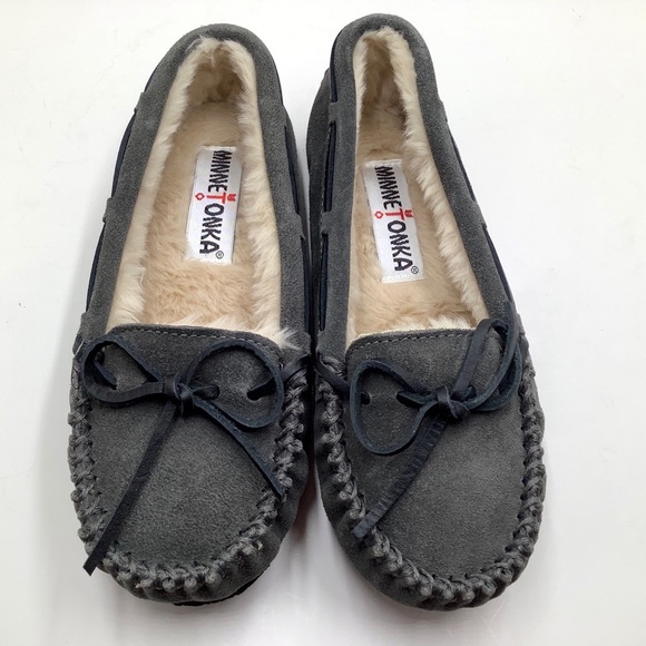 Minnetonka Shoes - 🆕{Minnetonka} Mocassin